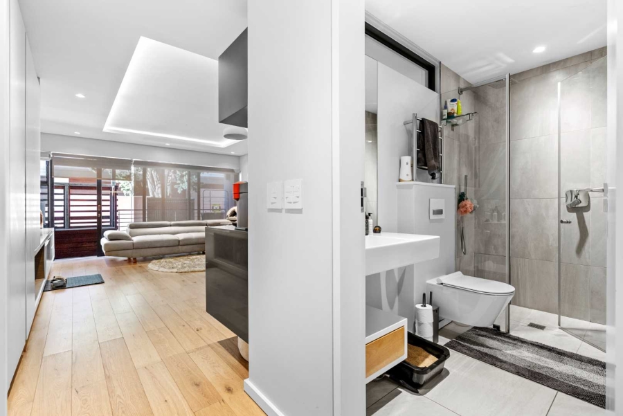 To Let 1 Bedroom Property for Rent in Sea Point Western Cape